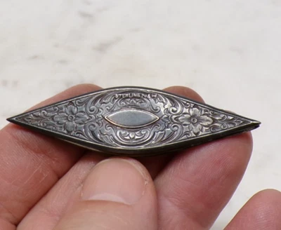 Transbordador de costura victoriano de plata de ley con diseño floral en ambos lados Foto 1 de 4