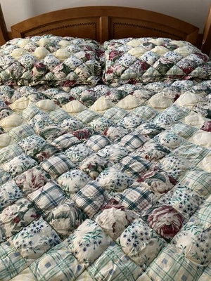 Аккуратно б/у СТЕГАНОЕ ОДЕЯЛО 85 «x 86» + 2 наволочки и пыли оборки комплект - Изображение 1 из 4