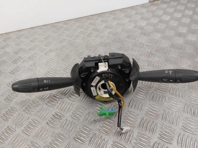 Com (Bloc Contacteur Tournant+Commodo Essuie Glace+Commodo Phare) FIAT PUNTO 2 P - Photo 1/4