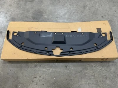 OEM 2015-2020 CHEVROLET SUBURBAN DELANTERO SUPERIOR RADIADOR DEFLECTOR DE AIRE CUBIERTA 84295007 Foto 1 de 4