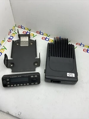 Motorola MCS2000 VHF Model 2 110 Watts 146-174 HAM M01KLM9PW6AN - No Wires - Image 1 of 4