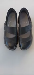NAOT Ladies Black Leather Flat Shoes Size 38 Like New Orthotic Friendly - Picture 1 of 9