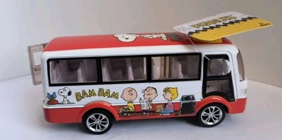PEANUTS GANG RARE RED DIECAST TOUR BUS 5" PULL BACK DOORS OPEN NEW! FREE SHIP! - Image 1 of 4