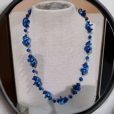 Collar de cuentas redondas y Gunmetal azul blanco retorcido artesanalmente de cristal de Murano azul Foto 1 de 4