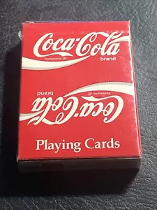 ML Nuevo Sellado Coca Cola Plástico Recubierto Tarjetas de Juego Hechas en Cincinnati Ohio - Imagen 1 de 7