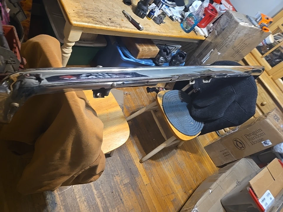 Parachoques trasero Chevy Camaro 1967-1968 original GM CON luz y algunos soportes  Foto 1 de 4