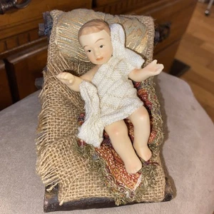 Members Mark 2007 Nativity Set Baby Jesus Only Replacement Figure and Manger - Picture 1 of 4