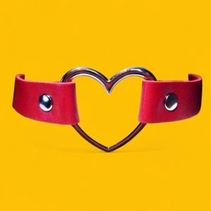 COLLAR ANILLO CORAZÓN ROJO GRANDE plata remache gargantilla punk collar vinilo vegetal L4 - Imagen 1 de 3