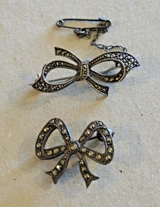 2 1930s? MARCASITE AND STERLING SILVER BOW BROOCHES 9 gms #12 - Picture 1 of 6