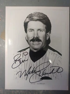 Vintage Signed Mike Schmidt MLB Baseball Photo | Phillies B&W 8" x 10" - Picture 1 of 2