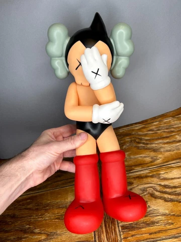 Astro Boy Rare Kaws Figure Collectible Art Figurine Toys Japan Vinyl Statue Cover