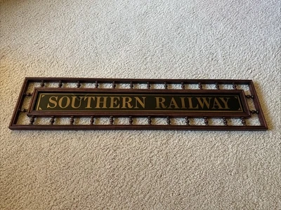 Letrero de exhibición de vidrio de lujo Southern Railway decorativo/mancave Foto 1 de 4