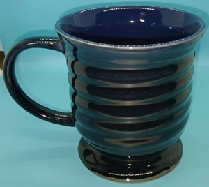 BAUM Helix Dunkelblau Gerippt 32 Unzen Kaffeetasse - Bild 1 von 3