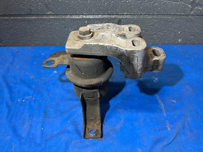 Ford Escape 2008-2012 3,0 L V6, AWD montaje superior delantero del motor 5L84-6A094-F Foto 1 de 4