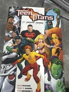 Teen Titans von Geoff Johns Omnibus (DC Comics Juli 2022) - Bild 1 von 3
