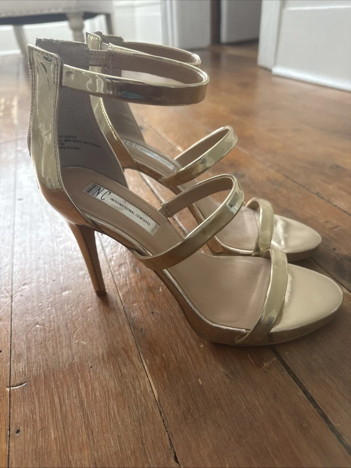 Tacones dorados para mujer talla 7,5 Foto 1 de 4