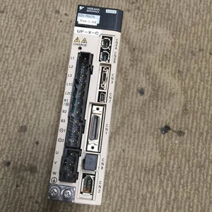 Servoaccionamiento Yaskawa SGDV-1R6A21A usado 1ps entrega rápida - Imagen 1 de 1