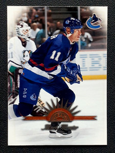 MARK MESSIER 1997-98 LEAF 97-98 NO 9           29683