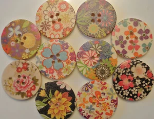 Patrón floral 4 orificios madera 30 mm botones de coser arte artesanía álbum de recortes joyas - Imagen 1 de 11