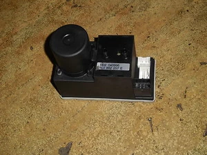 Pompa Audi A3 8L ZV 8L0862257E senza radio - Foto 1 di 1