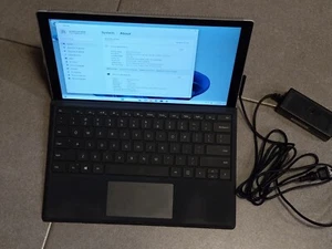 Microsoft Surface Pro 4, with detachable keyboard Intel i5, 8GB RAM-256 GB SSD - Picture 1 of 6