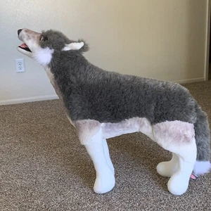 "Enorme animal de peluche realista de lobo gris Melissa & Doug de pie 28"" X 30""" - Imagen 1 de 20