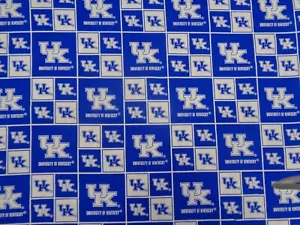 UNIVERSITY of KENTUCKY WILDCATS SQUARE DESIGN BRAND NEW 1/2 YARD 100% COTTON - Picture 1 of 5