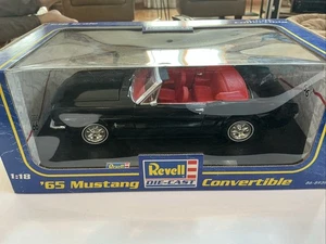 revell 65 mustang convertible 1:18 black - Picture 1 of 3