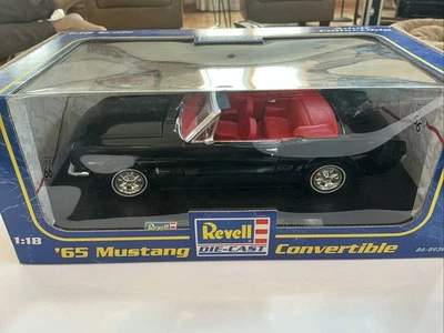 revell 65 mustang convertible 1:18 black - Image 1 of 3