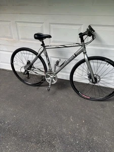 TREK 7300FX Hybrid Bike Disc Brake 20 Inch Aluminum Frame Size V NICE Will Ship - Picture 1 of 12