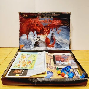 Introduction To Advanced Dungeons & Dragons AD&D Board Game 99% Complete - Picture 1 of 13