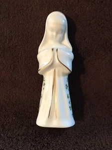 Vintage Royal Tara Fine Bone China Figur - betendes Mädchen/Nonne, Galaway, Irland - Bild 1 von 5