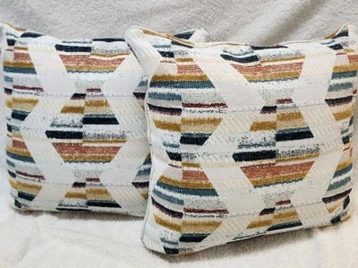 Almohadas de sofá estilo navajo del suroeste de 20 pulgadas 2-NUEVAS SIN ETIQUETAS Rooms To Go x 18 in. Foto 1 de 4