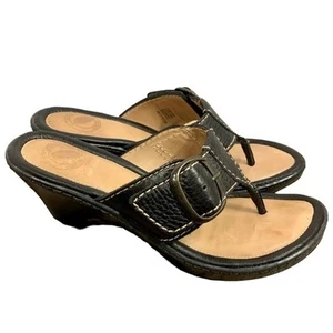 Nurture Heeled Thong Sandals Sz 6.5 Black Strappy Leather Big Buckle Pumps Comfy - Picture 1 of 12