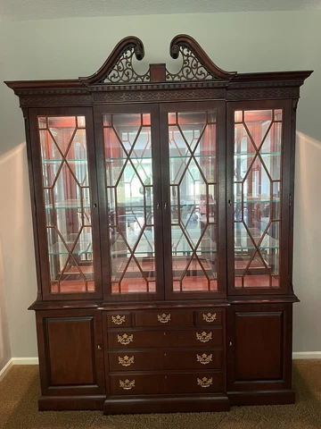Lineage By Drexel Heritage Governor's House New World China Hutch Cover