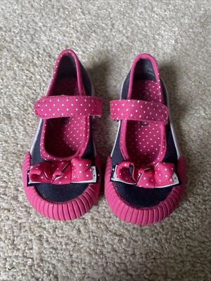 Marca Circo ~ Niño pequeño talla 6 ~ Diseño azul marino, rosa y lunares ~ Cierre de bucle Foto 1 de 4