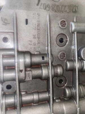 83-85 Mercedes R107 380SL 380SE Cuerpo de válvula de transmisión 1262772901 Foto 1 de 4