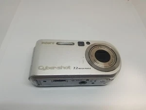 SONY CyberShot DSC-P200 Digital Camera 7.2 MP NO charger, BATTERY UNTESTED PARTS - Picture 1 of 19