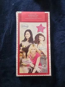 Estrellas de TV Disney Demi Lovato, Selena Gomez y Miley Cyrus San Valentín nuevas en caja - Imagen 1 de 10
