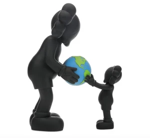2022 KAWS Companion The Promise Vinyl Figure Kawsone Medicom Toy Japan Black - Picture 1 of 3