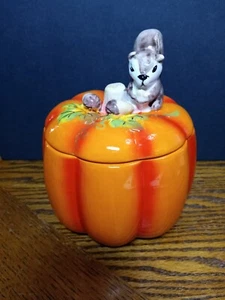 Pumpkin Ceramic With Squirrel 7'' - Picture 1 of 5