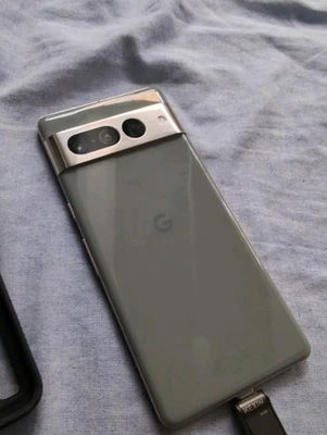 Google Pixel 7 Pro – mit GrapheneOS – top Zustand - Bild 1 von 4