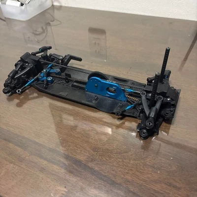 TAMIYA TA08 Cinghia Trasmissione RC Telaio Auto Nero Blu 1/10 Radiocomando To... - Immagine 1 di 4