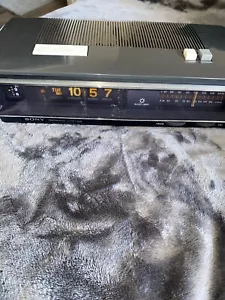 Orologio flip vintage Sony TFM-C660W Digimatic Litetime sveglia AMFM solo parti radio - Foto 1 di 11