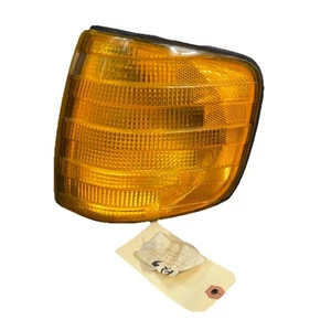 1984 Mercedes-Benz 300SD W126 FRONT LEFT TURNING SIGNAL LIGHT OEM - Picture 1 of 4