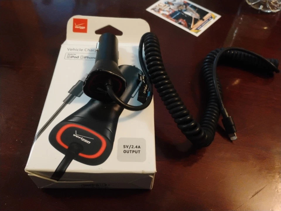 Cargador de vehículo Verizon 9 ft cable en espiral conector Lightning certificado MFi Foto 1 de 4