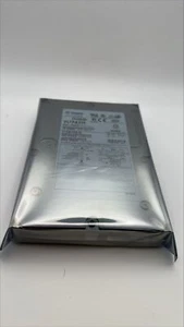 Disque dur interne Cheetah 36ES (ST318406LW) 18,4 Go, 10 KRPM, 3,5 POUCES - Photo 1/4