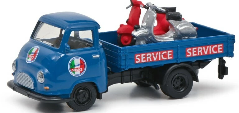 SCHUCO 452661400 Scala HO Furgone Hanomag Kurier con trasporto vespe - Immagine 1 di 1