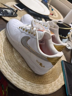 Nike Air Force 1 NOLA White Gold NEW ORLEANS SAINTS DZ5425-100 Mens Size 14 NEW - Image 1 of 4