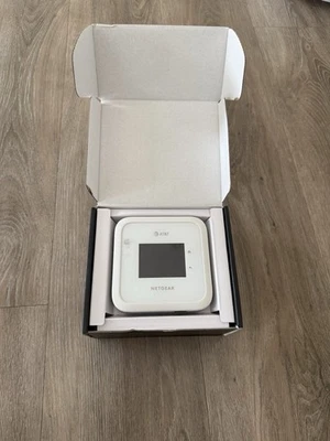 NETGEAR MR6110 - Unlocked Nighthawk M6 5G LTE Mobile Router - Bild 1 von 4